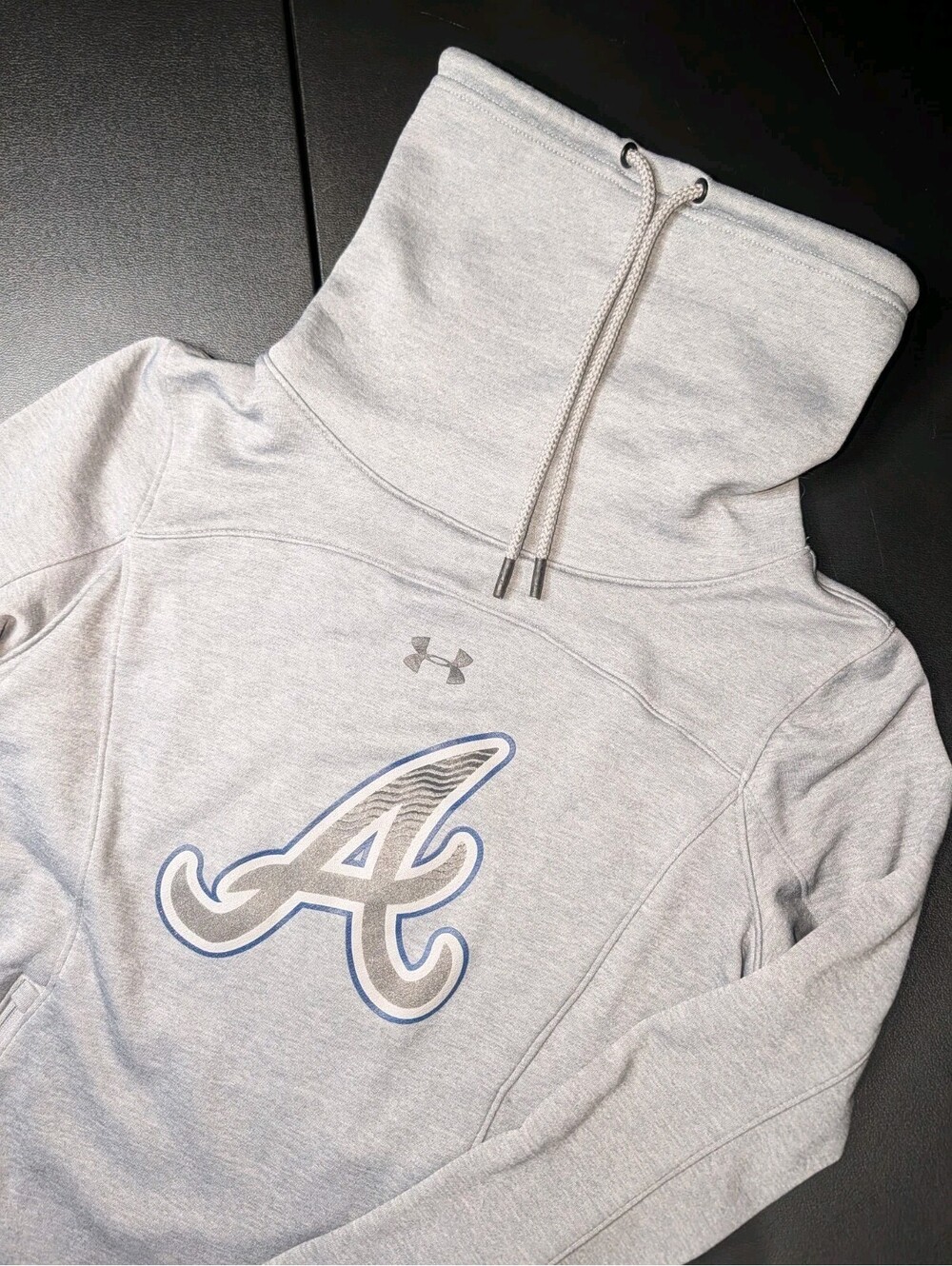 Women's Atlanta Braves Mock Neck Hoodie Sweatshirt Under Armour Cold Gear Small